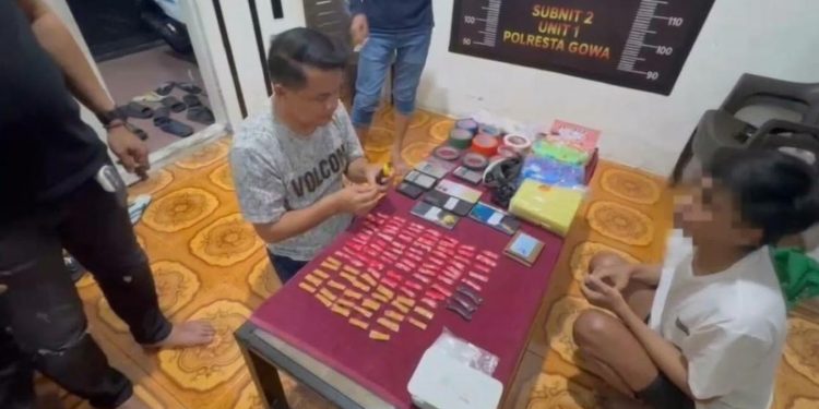 Gerebek Jaringan Narkoba, Satresnarkoba Polresta Gowa Sita 105 Gram Sabu