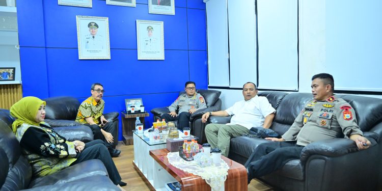 Sinergi Perumda Air Minum dan Brimob Polda Sulsel: Siap Pasok Air Bersih Kegiatan Sosial