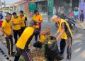 Wujudkan Kota Bersih, Polres Palopo Pimpin Kerja Bakti di Jalan Benteng Raya