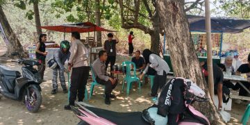 Jaga Keamanan Wisatawan, Polsek Wara Gelar Patroli Biru di Pantai Labombo Palopo