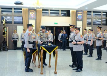 Resmi! Irjen M. Awal Chairuddin Dilantik Jadi Kapolda Sulsel Gantikan Djuhandhani
