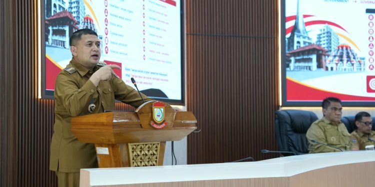 Wali Kota Makassar Minta Camat-Lurah Tinggalkan Seremoni, Fokus Dampak Nyata ke Masyarakat