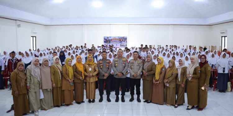 300 Lebih Siswa SMP Ikut Sosialisasi SMA Kemala Taruna Bhayangkara di Polres Bulukumba