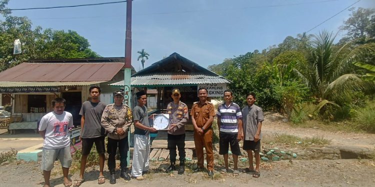 Polres Palopo Beri Bimbingan dan Perlengkapan Pos Ronda ke Salubattang, Perkuat Siskamling Mandiri