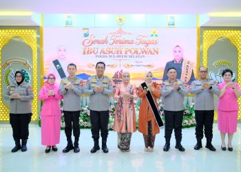 Ny. Dewi Awal Chairuddin Resmi Jabat Ibu Asuh Polwan Polda Sulsel
