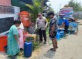 Musim Kemarau, Polsek Wara Polres Palopo Salurkan Bantuan Air Bersih ke Warga