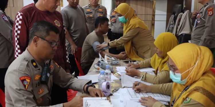 Dukung Program Kesehatan, Polres Palopo Gelar Tracing TBC Terintegrasi bagi Personel