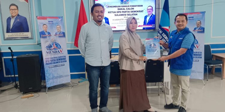 Fatma Wahyuddin Wakili Munafri Ambil Formulir Calon Ketua DPD Demokrat Sulsel