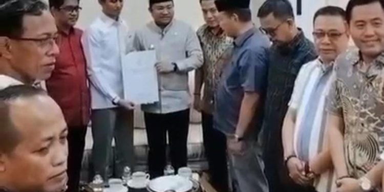 Darmawangsyah Muin Siap Pimpin Gowa, DPRD Terima SK Mendagri