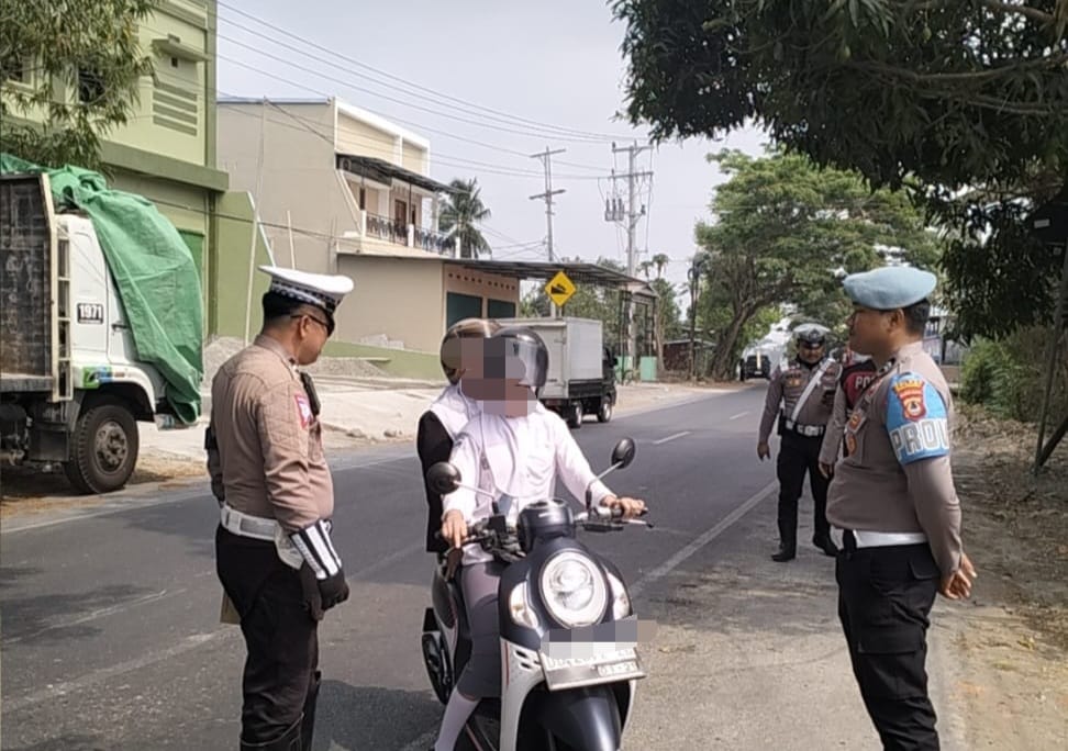 Hari Ketiga Operasi Patuh Pallawa 2026, Satlantas Polres Bulukumba Lakukan Binluh di Jalan Poros Bulukumba‑Bira