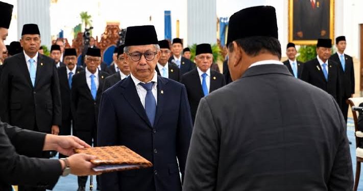 Masuk Lingkaran Kekuasaan, Rocky Gerung Janji Suara Kritis Tak Redup di Wantimpres